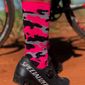 meia-para-ciclismo-hupi-camo-camuflada-rosa-com-preto-e-branco-de-alta-qualidade-cano-medio
